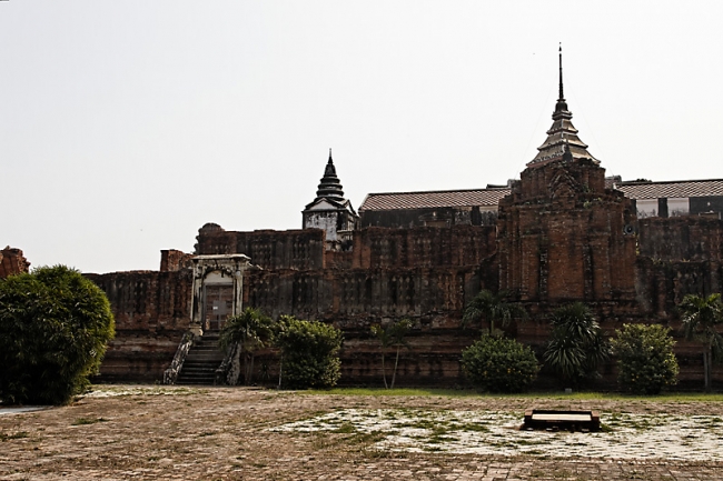 Prasat Nakhon Luang-013